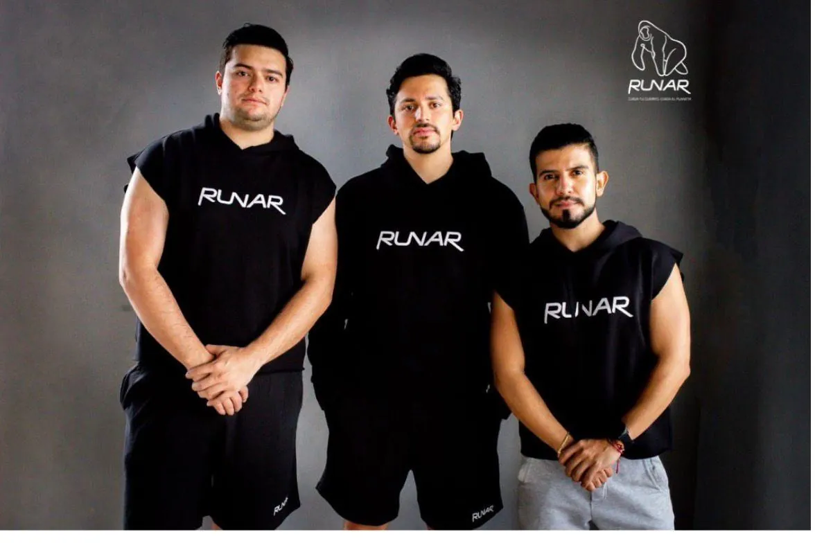 Hooded training set manufactured by EcoMaquila